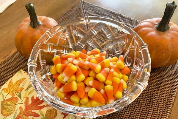 Candy corn: The great Halloween debate over the tricolor candies